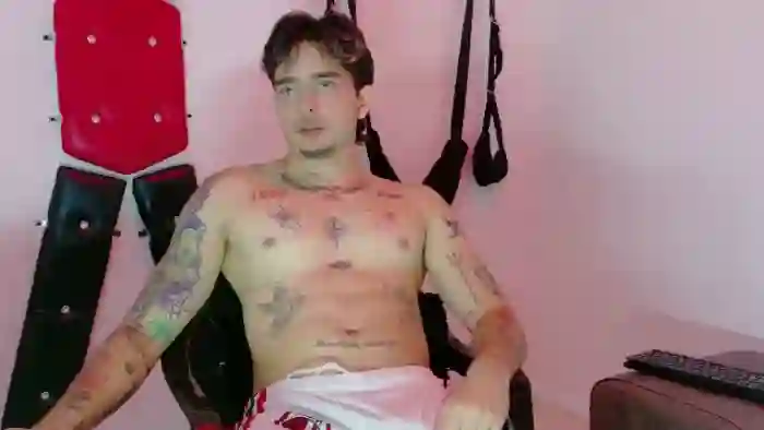 alice-slave-and-max-dominant