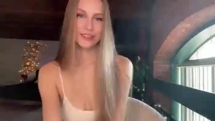 Luna_Moore1