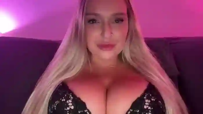 KissMyTitsPls