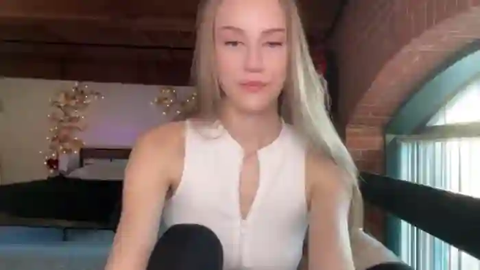 Luna_Moore1