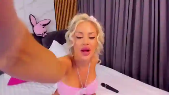 AwwwElla