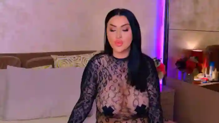 Busty_Cristal