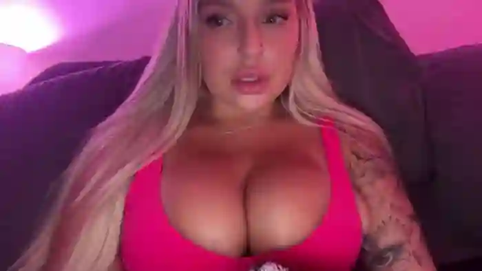 KissMyTitsPls