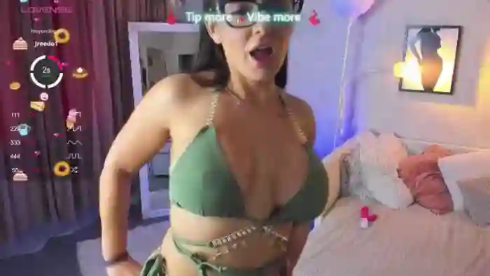 LindsayDee