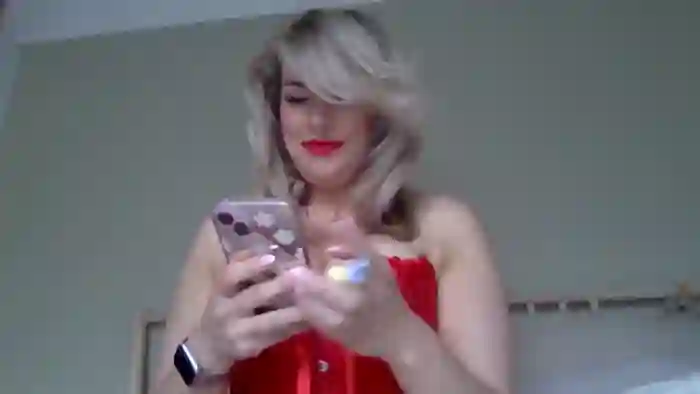 Roxy_Reveals