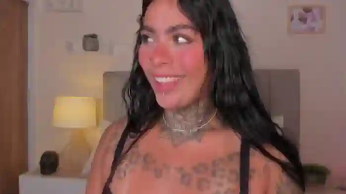 Curvylicious_