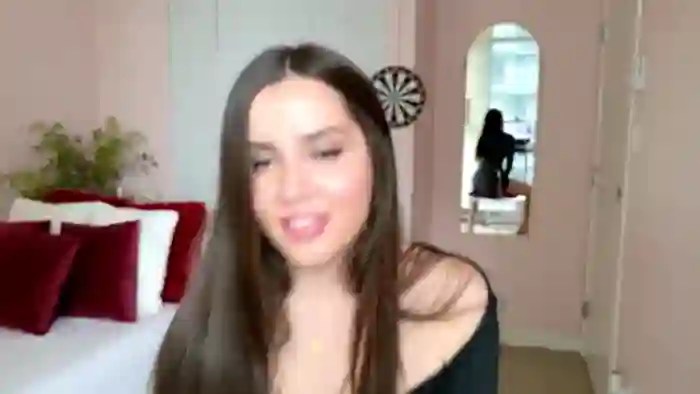 BellaBaxter