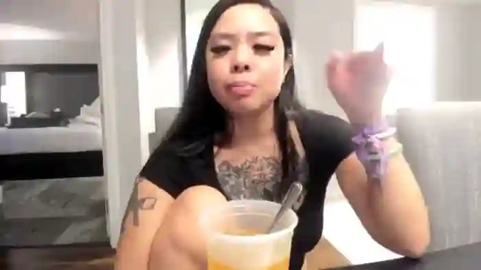 dolllface