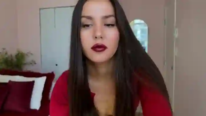 BellaBaxter
