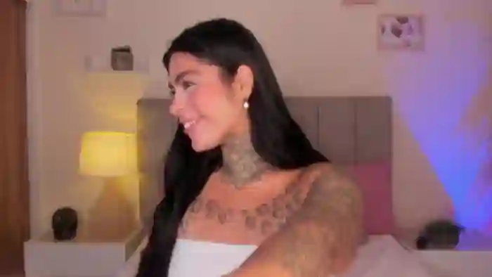 Curvylicious_