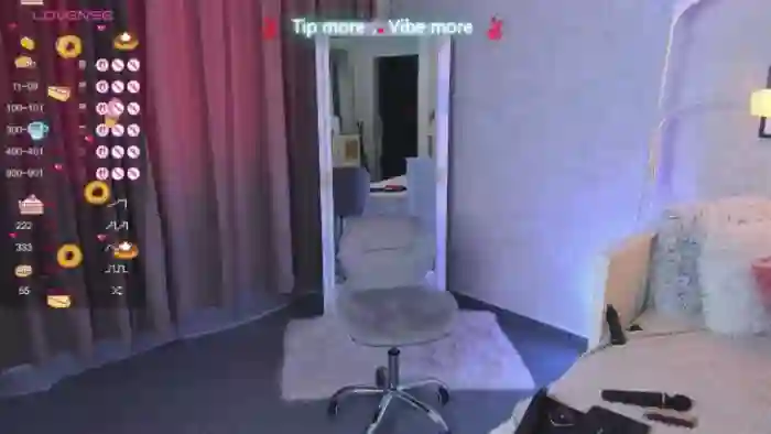LindsayDee