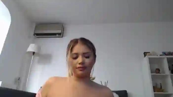 Amber_Xs