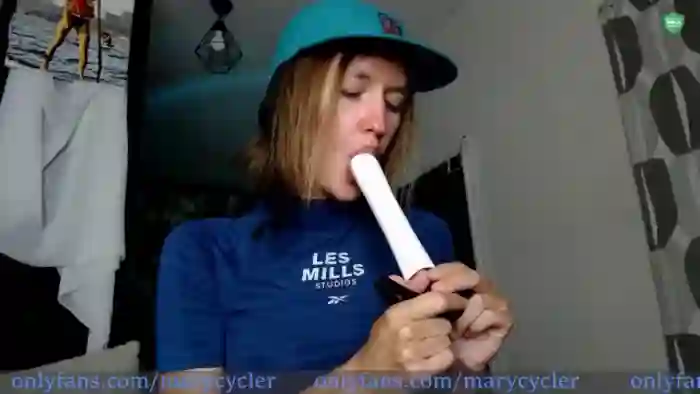 Ladyy_on_MTB