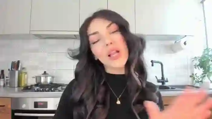 MissNelly_