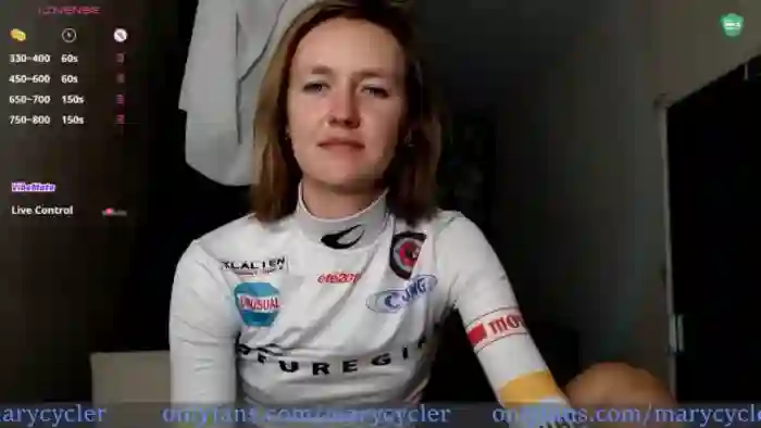 Ladyy_on_MTB