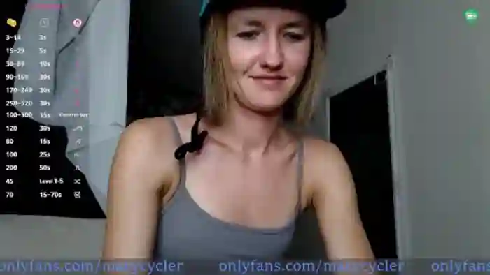 Ladyy_on_MTB