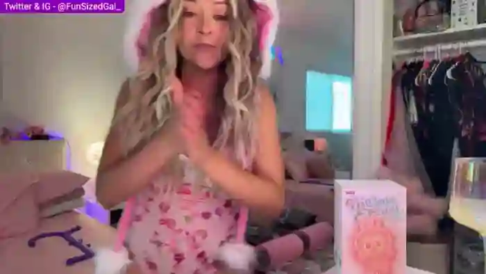 FunSizedGal