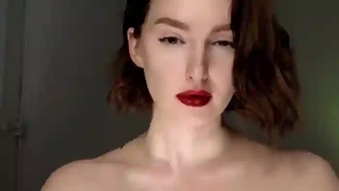 Red_Lips_Girl