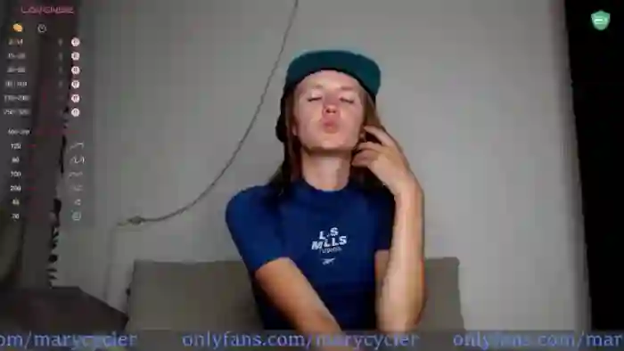 Ladyy_on_MTB