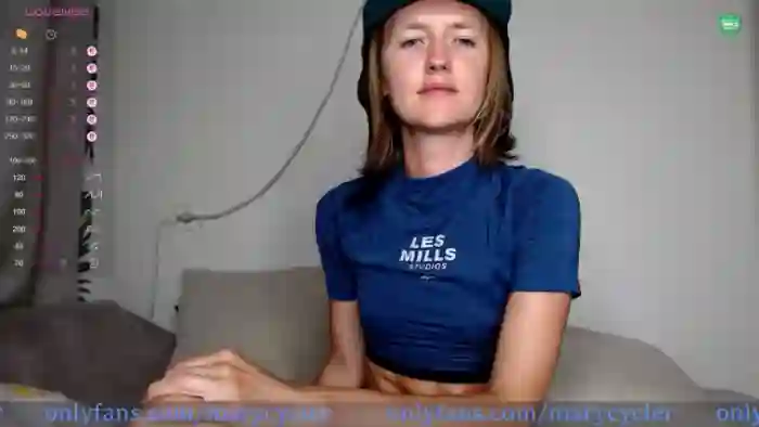Ladyy_on_MTB