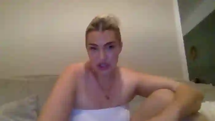 Roxy_Reveals
