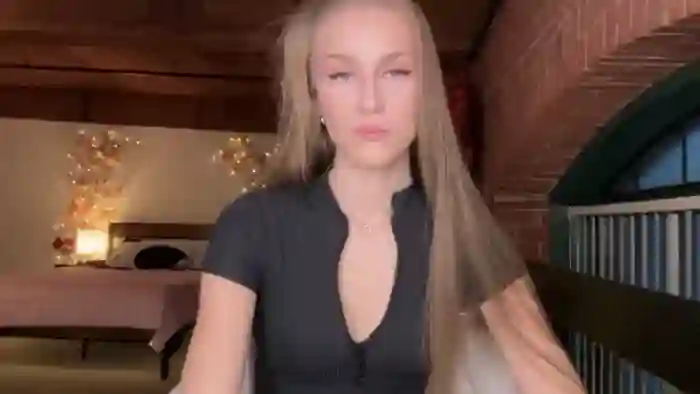 Luna_Moore1