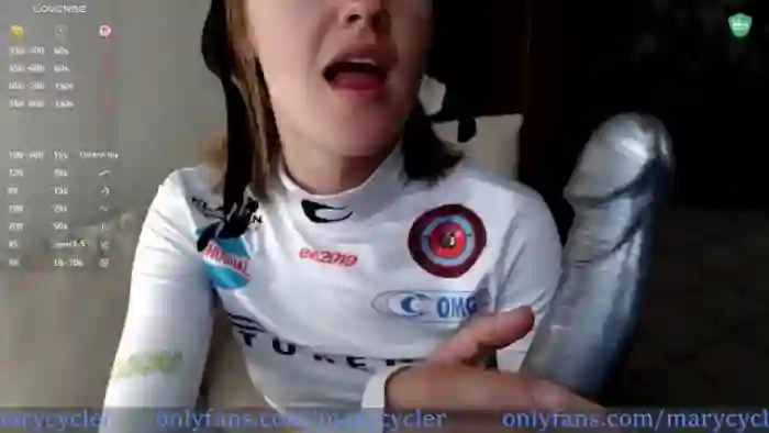 Ladyy_on_MTB