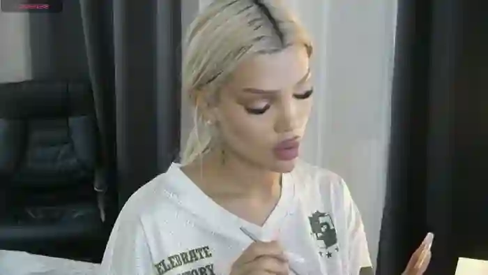 Shayblonde