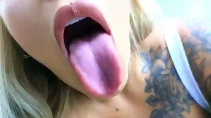 Mia_hott_
