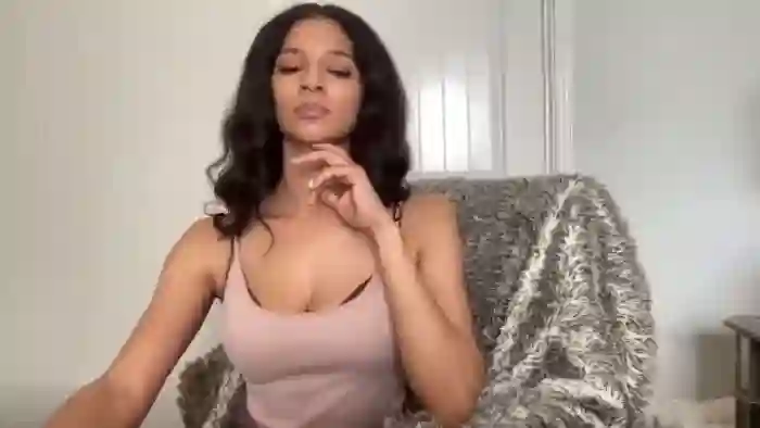 torireigns1