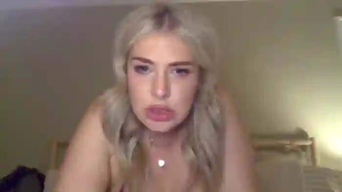 Roxy_Reveals
