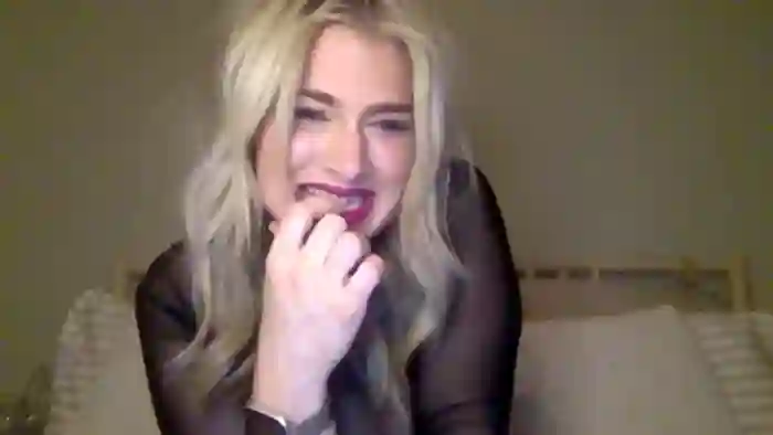 Roxy_Reveals