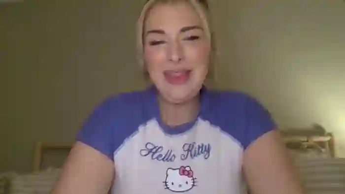 Roxy_Reveals