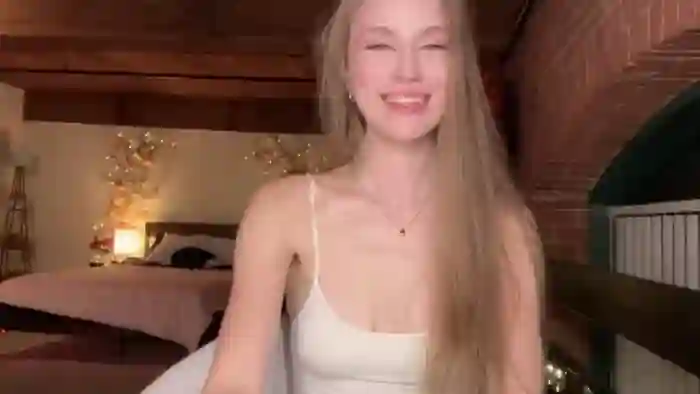 Luna_Moore1