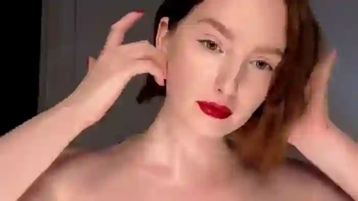 Red_Lips_Girl