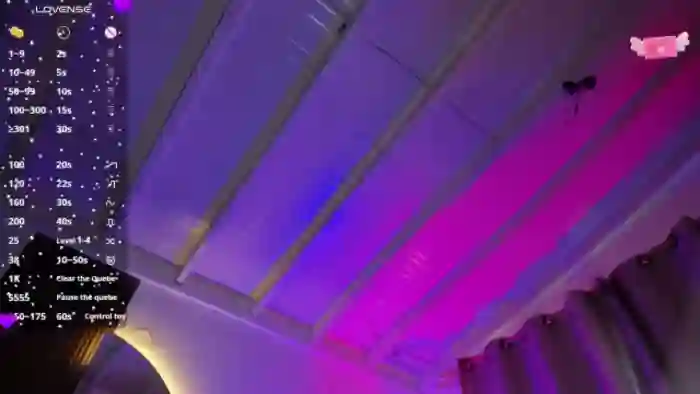 Laura_hills18