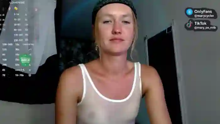 Ladyy_on_MTB