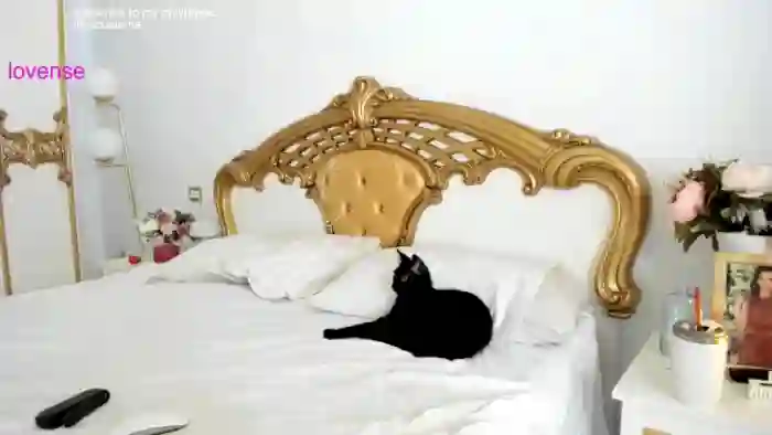 NycoleAniston