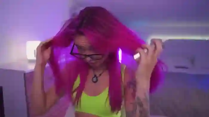 Sarah_Pink