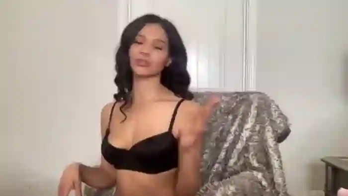 torireigns1