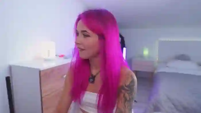 Sarah_Pink