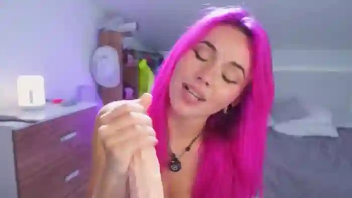 Sarah_Pink