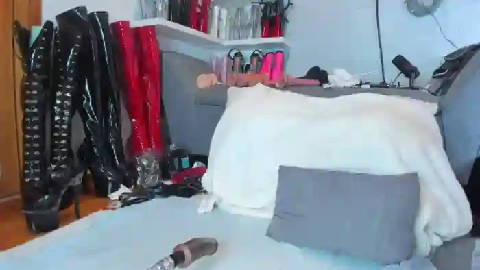 KinkyMarisol