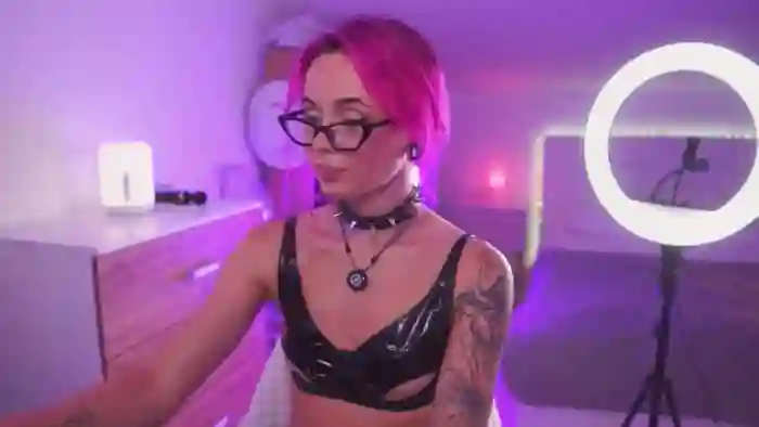 Sarah_Pink