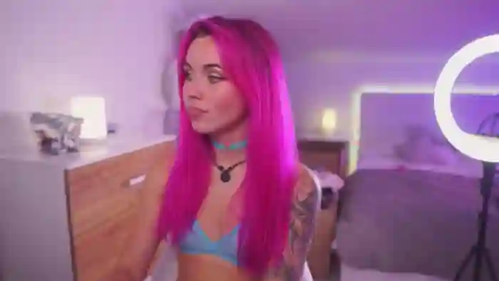 Sarah_Pink