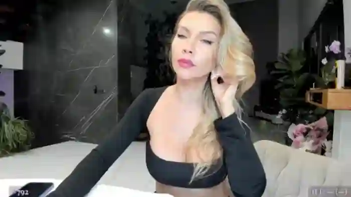 AweJolie