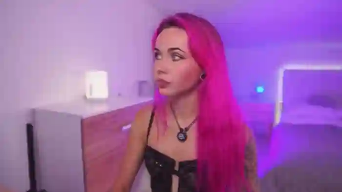 Sarah_Pink