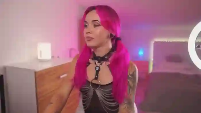 Sarah_Pink