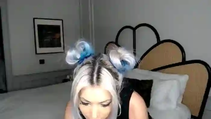 Tia_Asaka