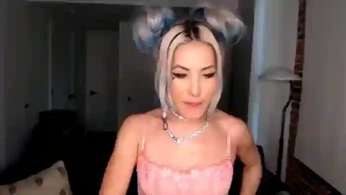 Tia_Asaka